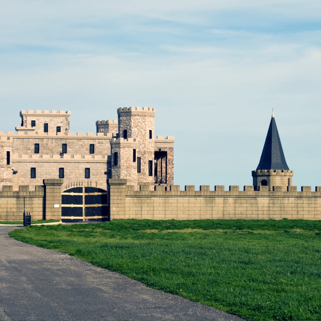 Reach International Outfitters