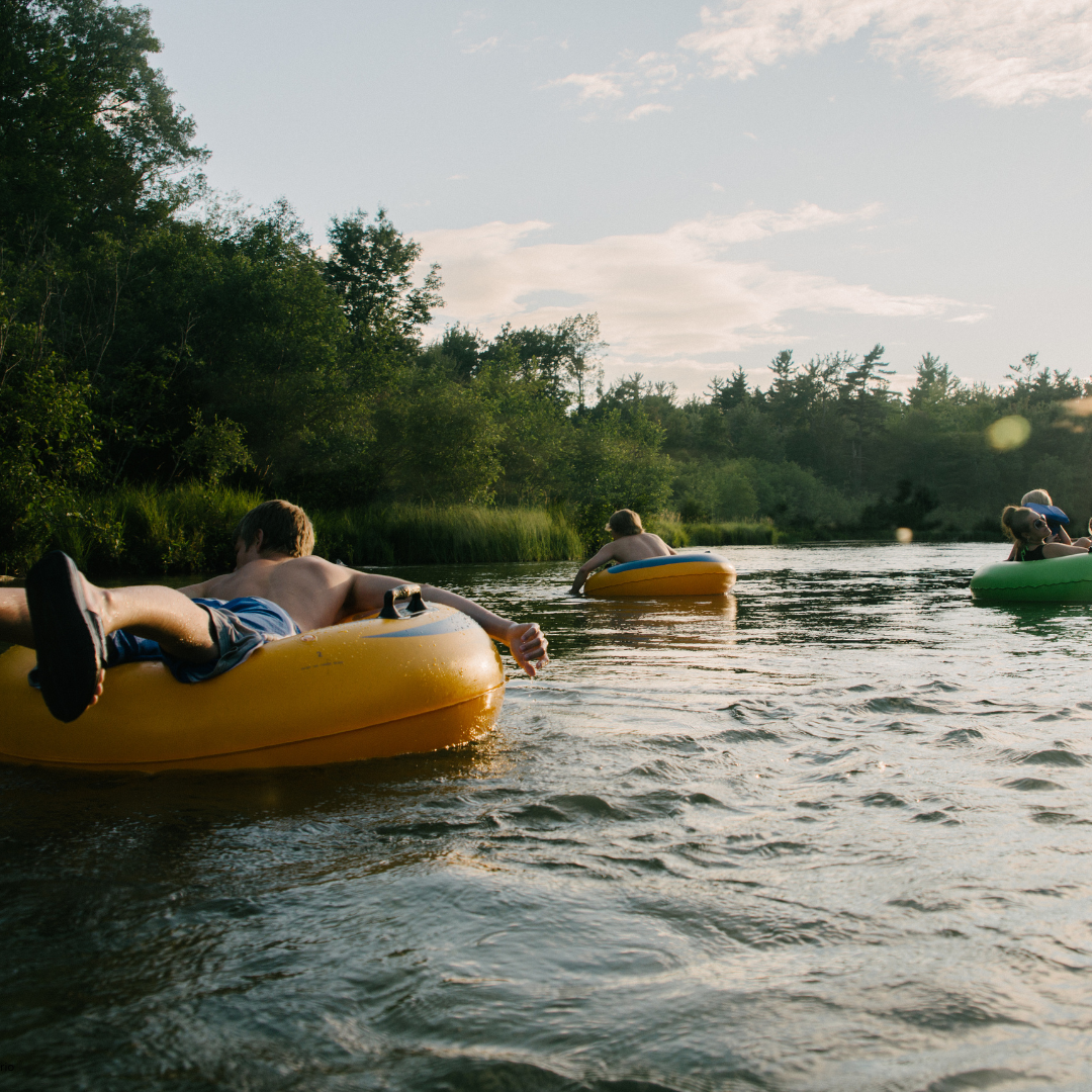 Reach International Outfitters