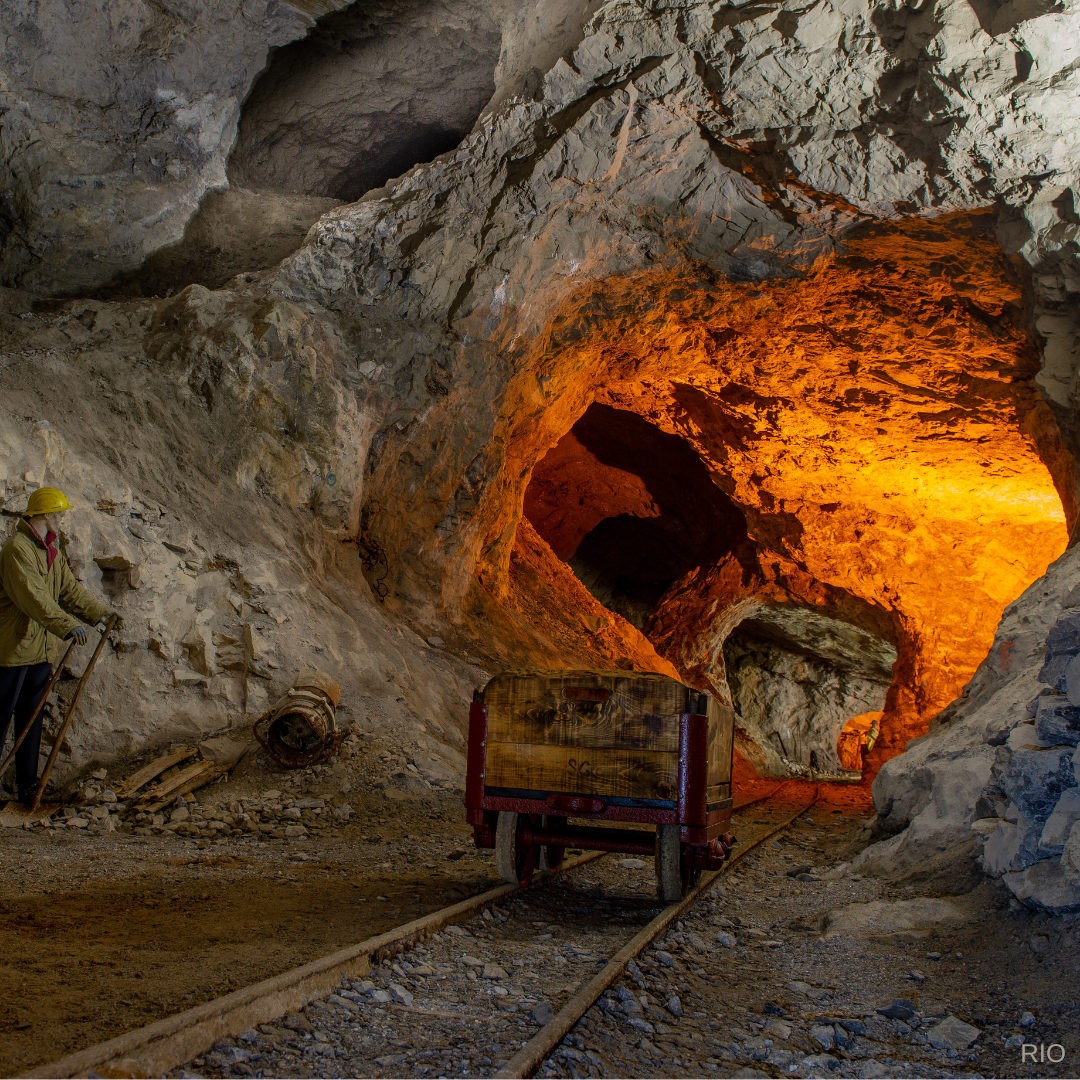 Reach International Outfitters